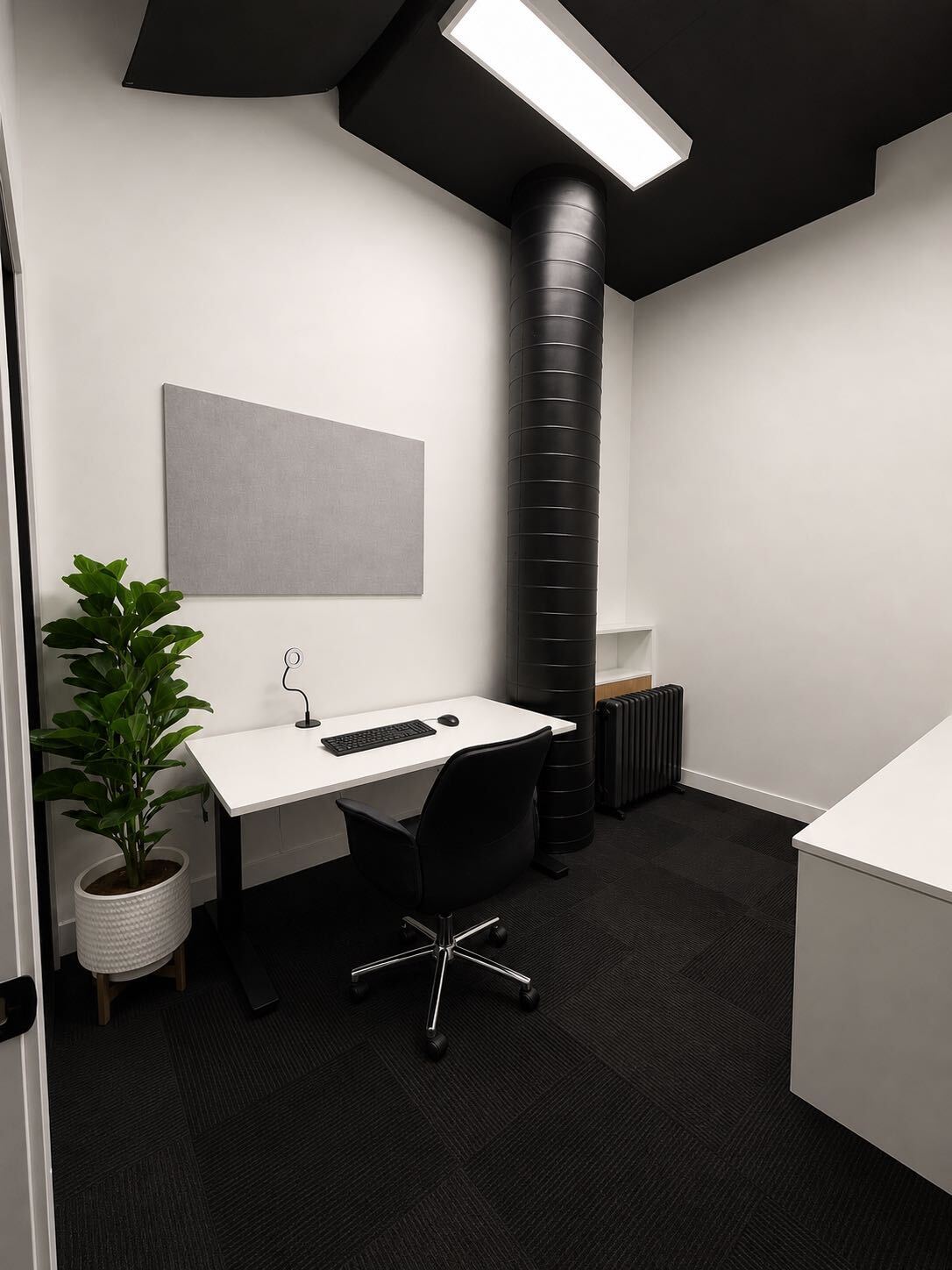 2-desk treatment room